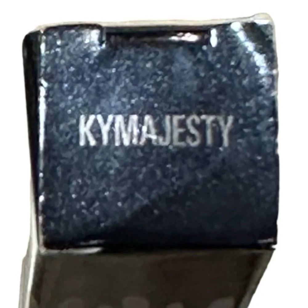 Kylie Metal Matte Lipstick : Kymajesty - Picture 4 of 5
